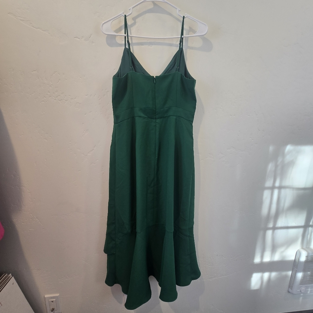 Green Dress - Picture 3 of 10